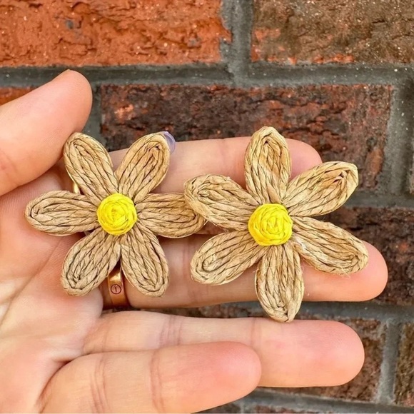 Anthropologie Bohemian Sand Sky Boho Raffia Flower Earrings - Picture 8 of 9